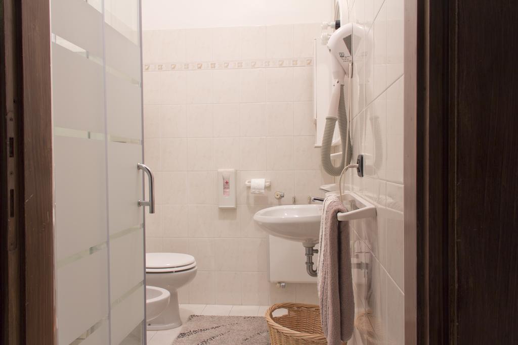 Guest House Villa De Ros Salò Cameră foto