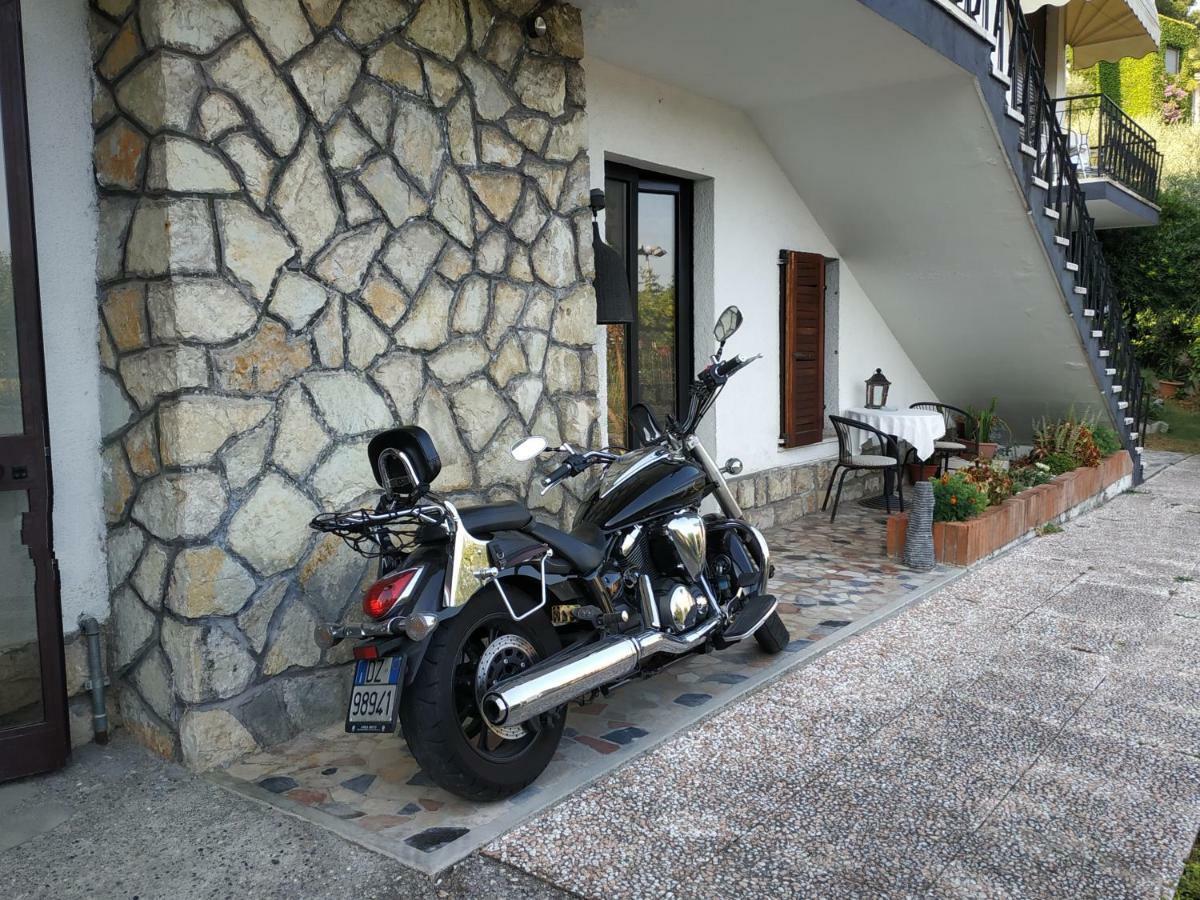 Guest House Villa De Ros Salò Exterior foto